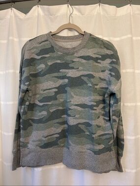 Time and Tru Green Camo Crewneck Sweater
